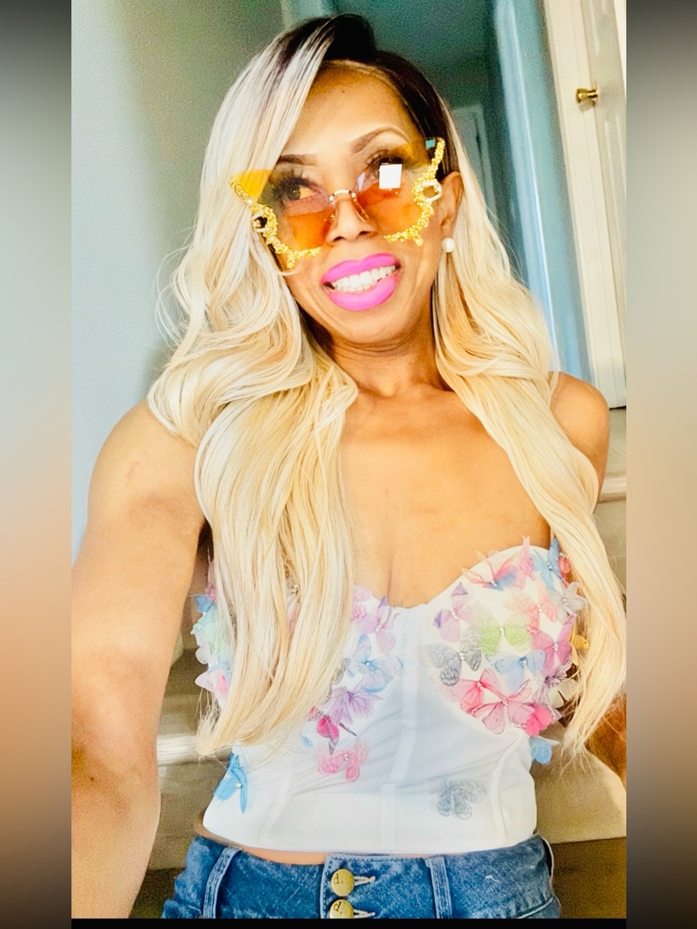 You Give me Butterflies 🦋 Top - Picture 1 of 12